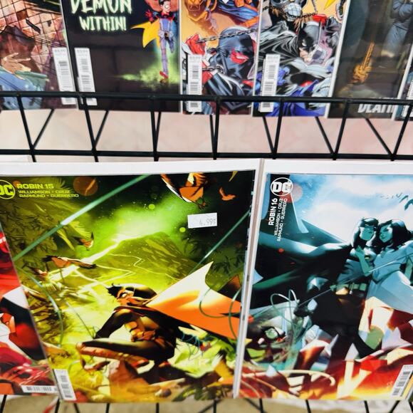 Robin 12-17 & 14-17 Variant Covers Tim Drake Robin 1 Lot Shadow War - Picture 6 of 7